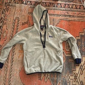 Heather gray Patagonia sweater shirt